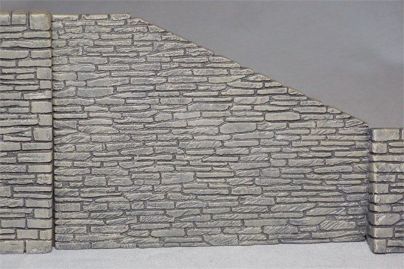 R.H. Incline Stone Retaining Wall Panel